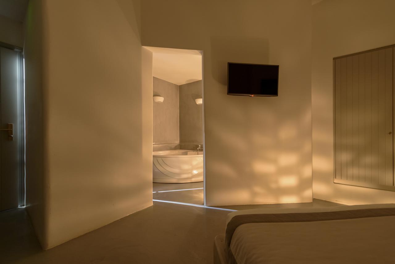 Anemomilos Aparthotel Oia