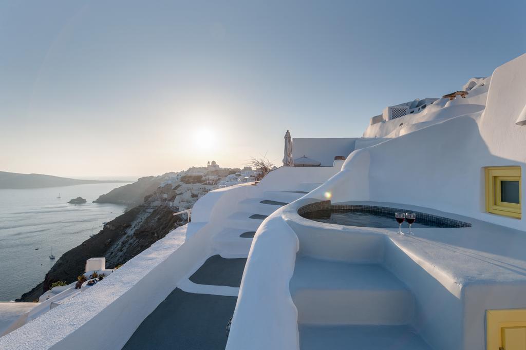 Anemomilos Oia